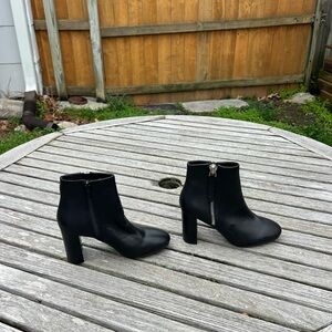 Jeffrey Campbell Prianka‎ Ankle Bootie Size 5.5